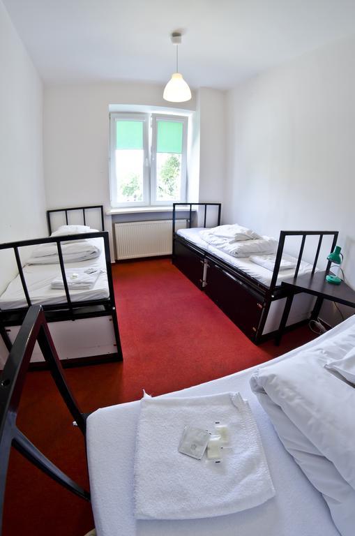 Wilson Hostel Warszawa Varsóvia Quarto foto