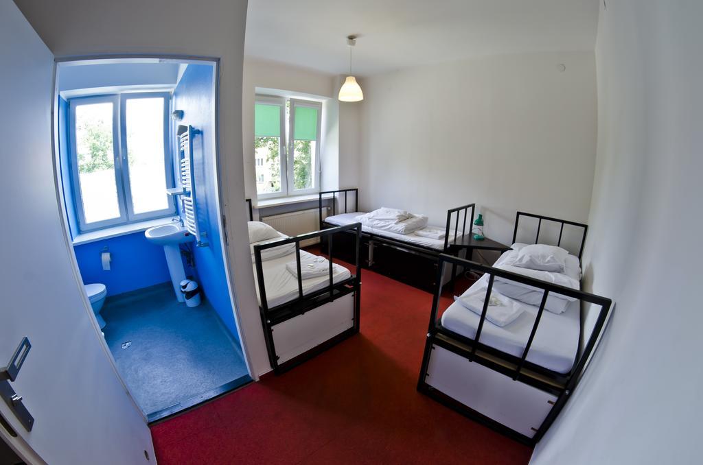 Wilson Hostel Warszawa Varsóvia Quarto foto