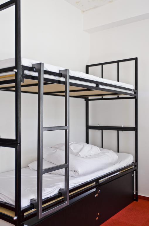 Wilson Hostel Warszawa Varsóvia Quarto foto