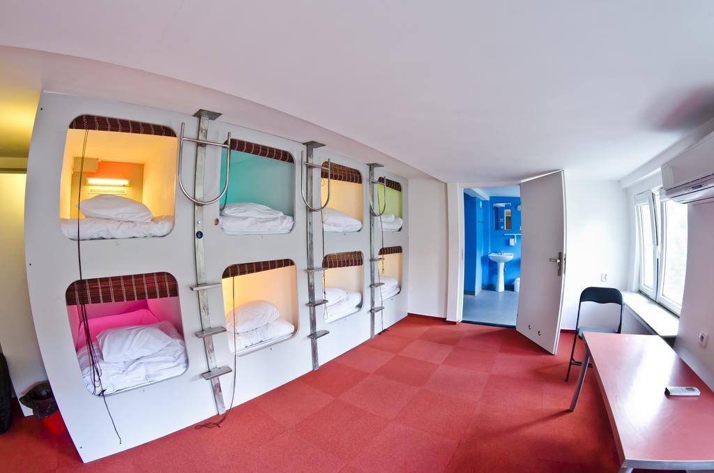 Wilson Hostel Warszawa Varsóvia Quarto foto