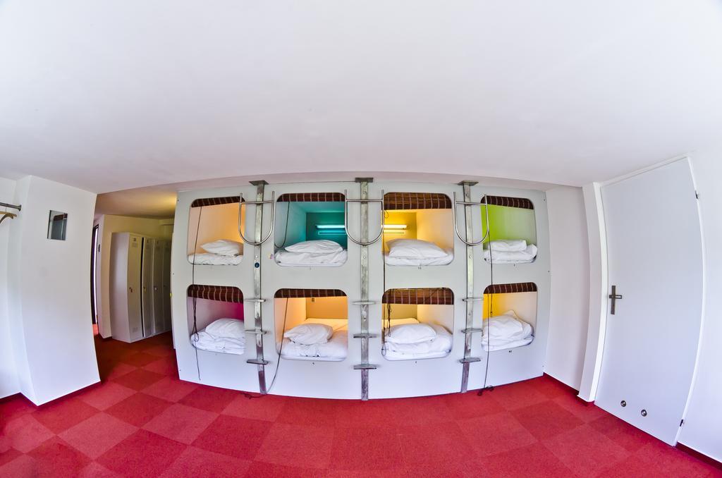 Wilson Hostel Warszawa Varsóvia Quarto foto