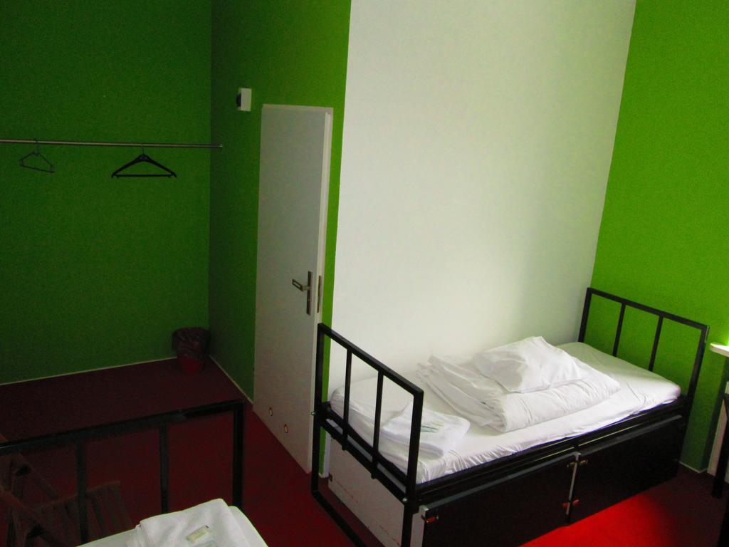 Wilson Hostel Warszawa Varsóvia Quarto foto